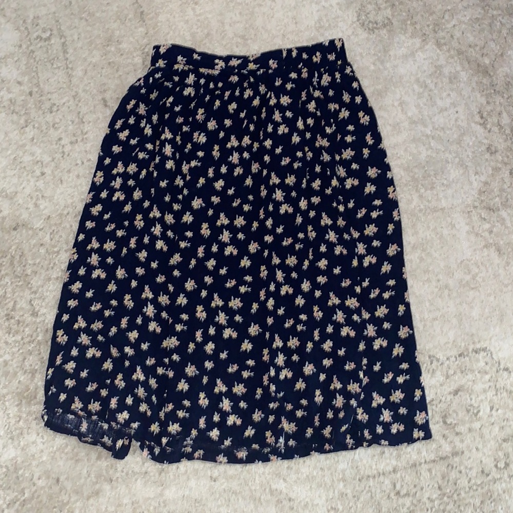 Vintage small floral 90s flowy midi skirt adjustable waistband size 6 black